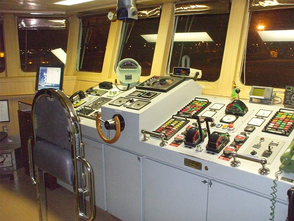 Ship bridge control console